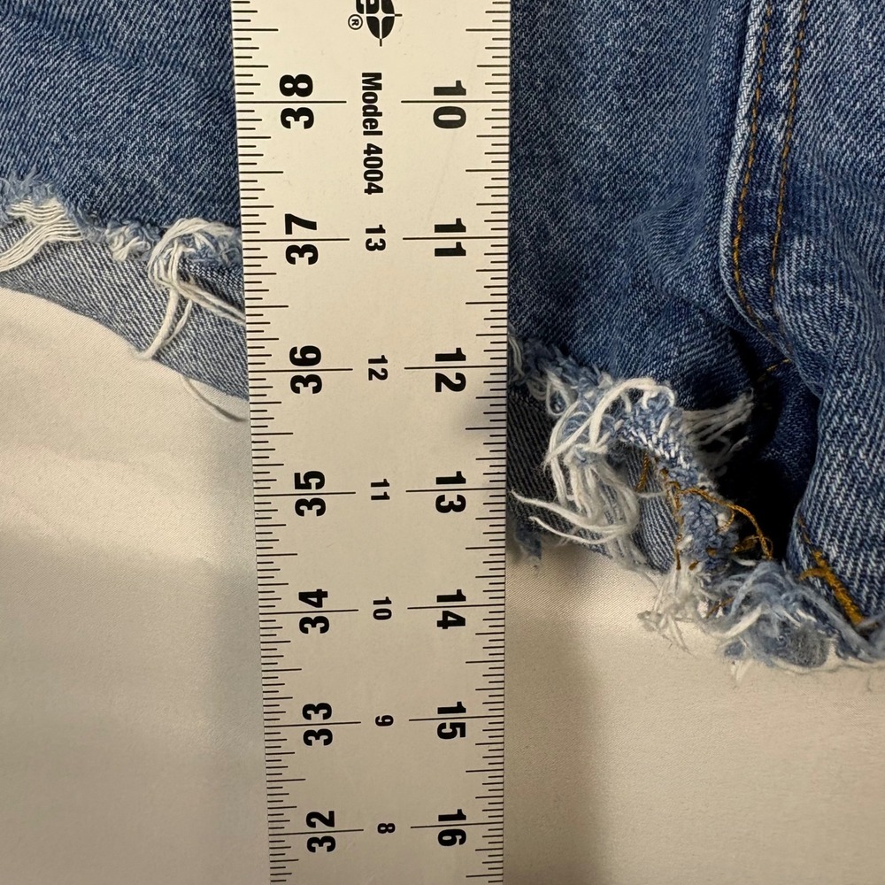 Cotton On High Rise Mom Denim Shorts Blue Distressed Raw Hem Size 6 - Picture 5 of 7